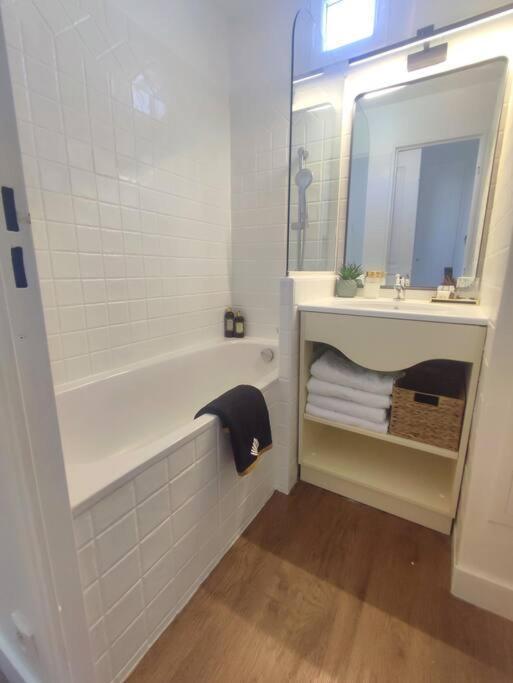 Chez Adriana Appartement Cosy Avec Jardin, Proche Plage Grimaud Ngoại thất bức ảnh