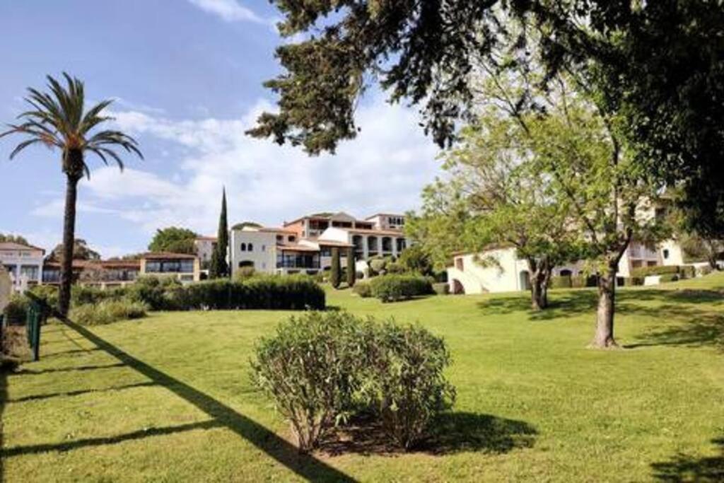 Chez Adriana Appartement Cosy Avec Jardin, Proche Plage Grimaud Ngoại thất bức ảnh
